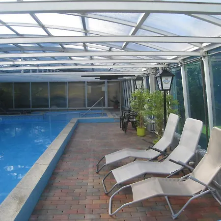 Strobl Waldfrieden Garni Strass im Attergau