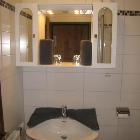 Strobl Waldfrieden Garni 招待所 Strass im Attergau