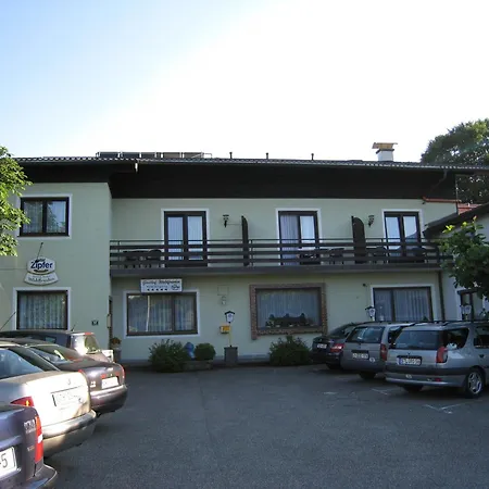 Strobl Waldfrieden Garni Strass im Attergau