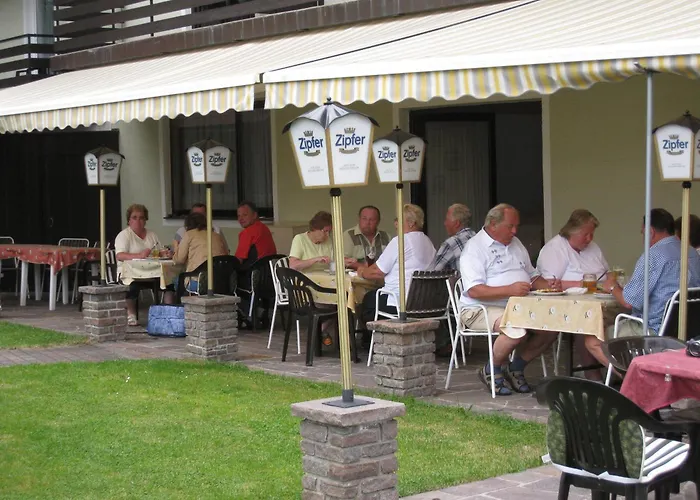 Strobl Waldfrieden Garni Gasthof